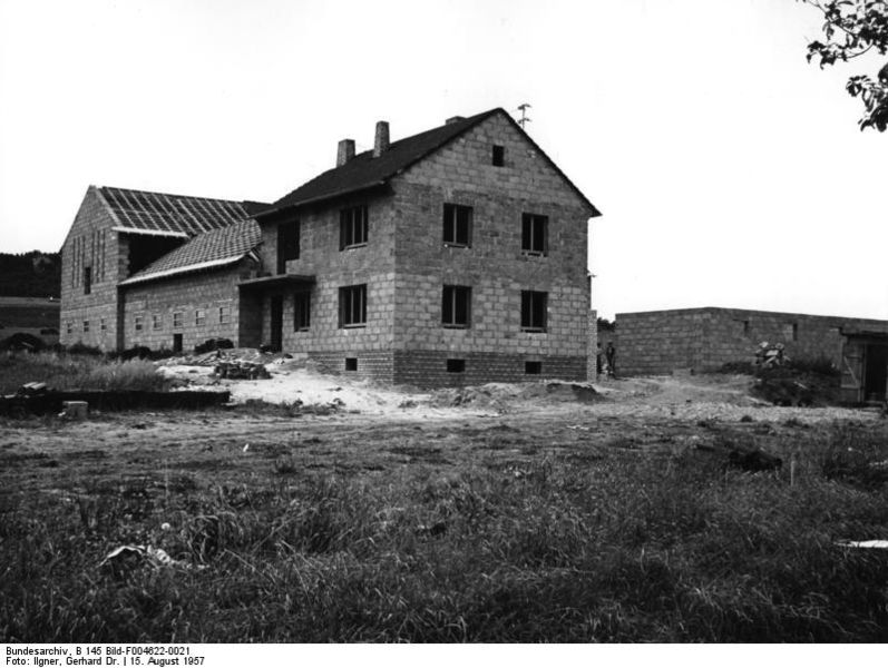 Soubor:Bundesarchiv B 145 Bild-F004622-0021, Kommern, Flurbereinigung.jpg