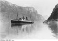 Bundesarchiv N 1572 Bild-1925-108, Polarfahrt mit Dampfer "München", Gudvangen.jpg