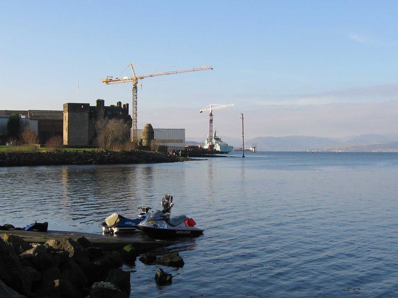 Soubor:Newark Castle and Clyde.jpg