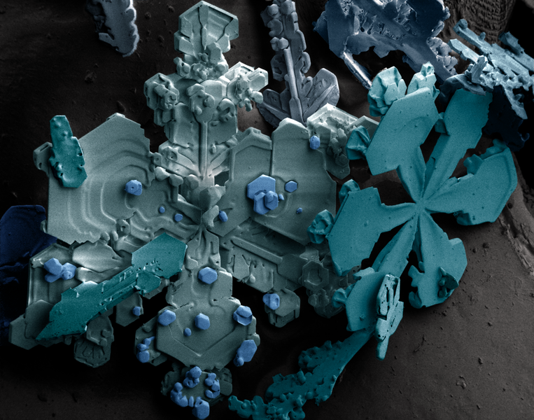 Soubor:Snow crystals.png