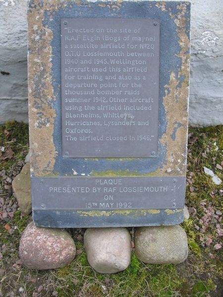 Soubor:RAF Elgin memorial plaque - geograph.org.uk - 547564.jpg