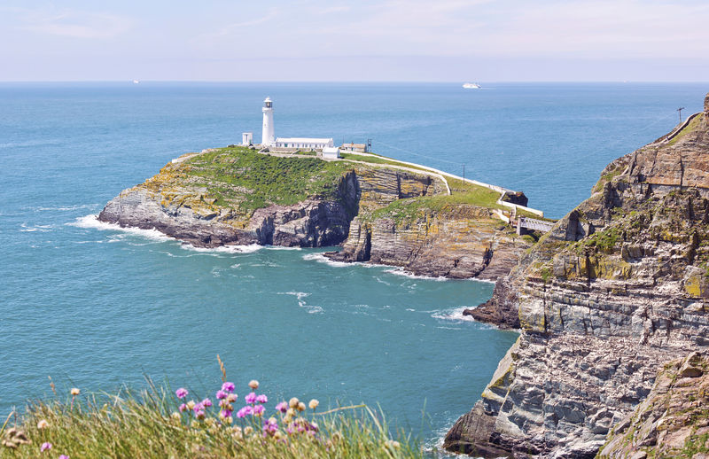 Soubor:South Stack Lighthouse (Explore) (7862342662).jpg