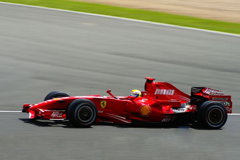 Soubor:Felipe Massa 2007 Britain.jpg