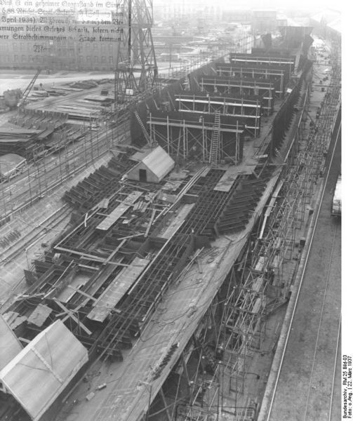 Soubor:Bundesarchiv RM 25 Bild-03, Flugzeugträger "Graf Zeppelin", Bau.jpg