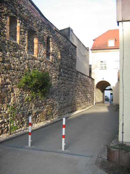 Soubor:Strausberg Stadtmauer.JPG