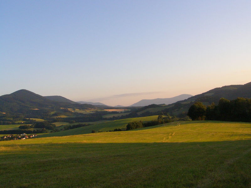 Soubor:Metylovická pahorkatina, Ondřejník.jpg