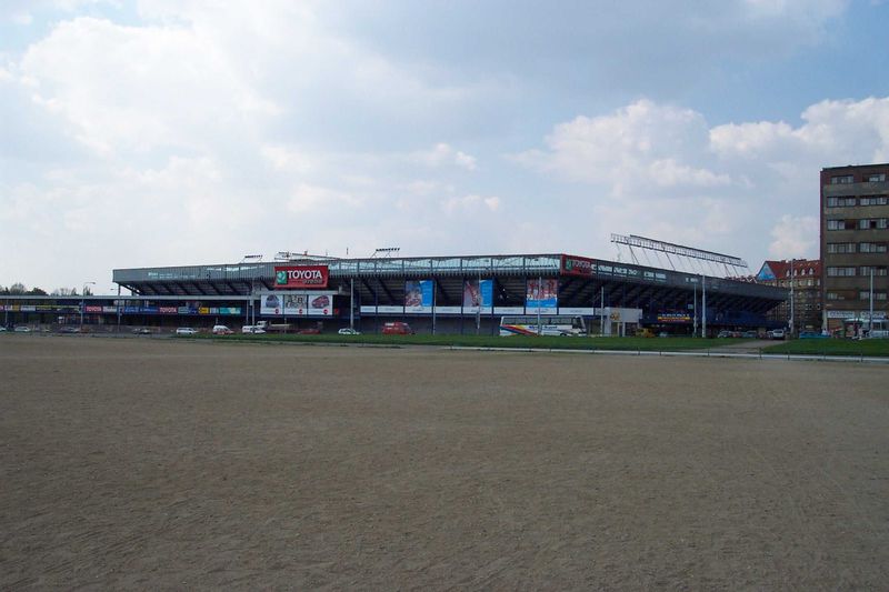 Soubor:Praha, Letná, Toyota Arena.jpg