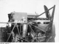 Bundesarchiv N 1275 Bild-341-66, Maschinengewehrkamera auf Flugzeug.jpg