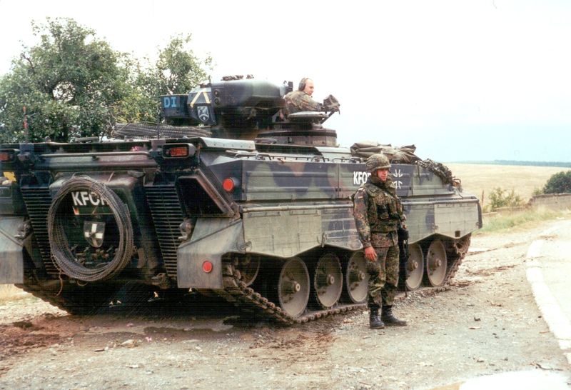Soubor:German KFOR armoured vehicle, 1999.jpg