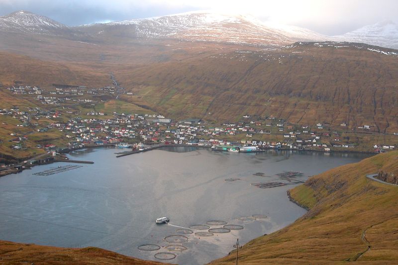 Soubor:Vestmanna, Faroe Islands (2).JPG