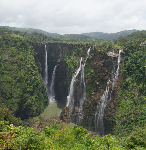 Soubor:Jog Falls 05092016.jpg