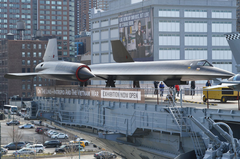 Soubor:Lockheed SR-71A Blackbird-021-AWFlickr.jpg