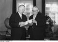 Bundesarchiv B 145 Bild-F004214-0033, Konrad Adenauer und Ludwig Erhard.jpg