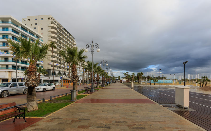 Soubor:Larnaca 01-2017 img15 Finikoudes.jpg