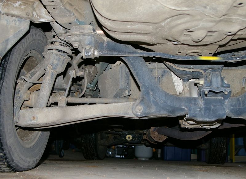 Soubor:Independent rear suspension AWD.jpg